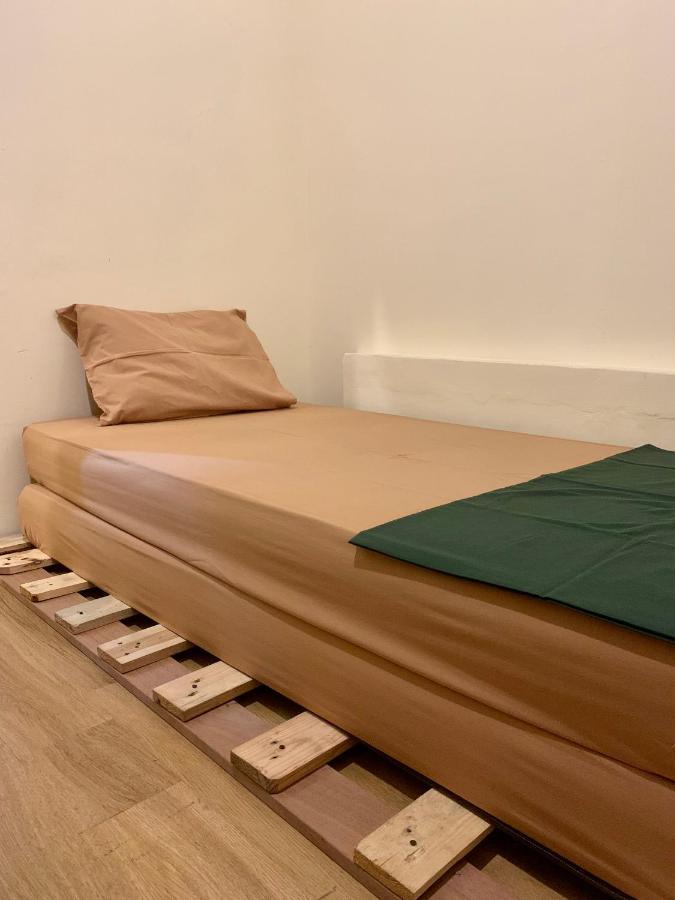 バニュワンギ Good Feelingホステル 部屋 写真