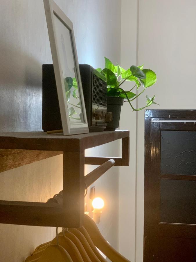 バニュワンギ Good Feelingホステル 部屋 写真